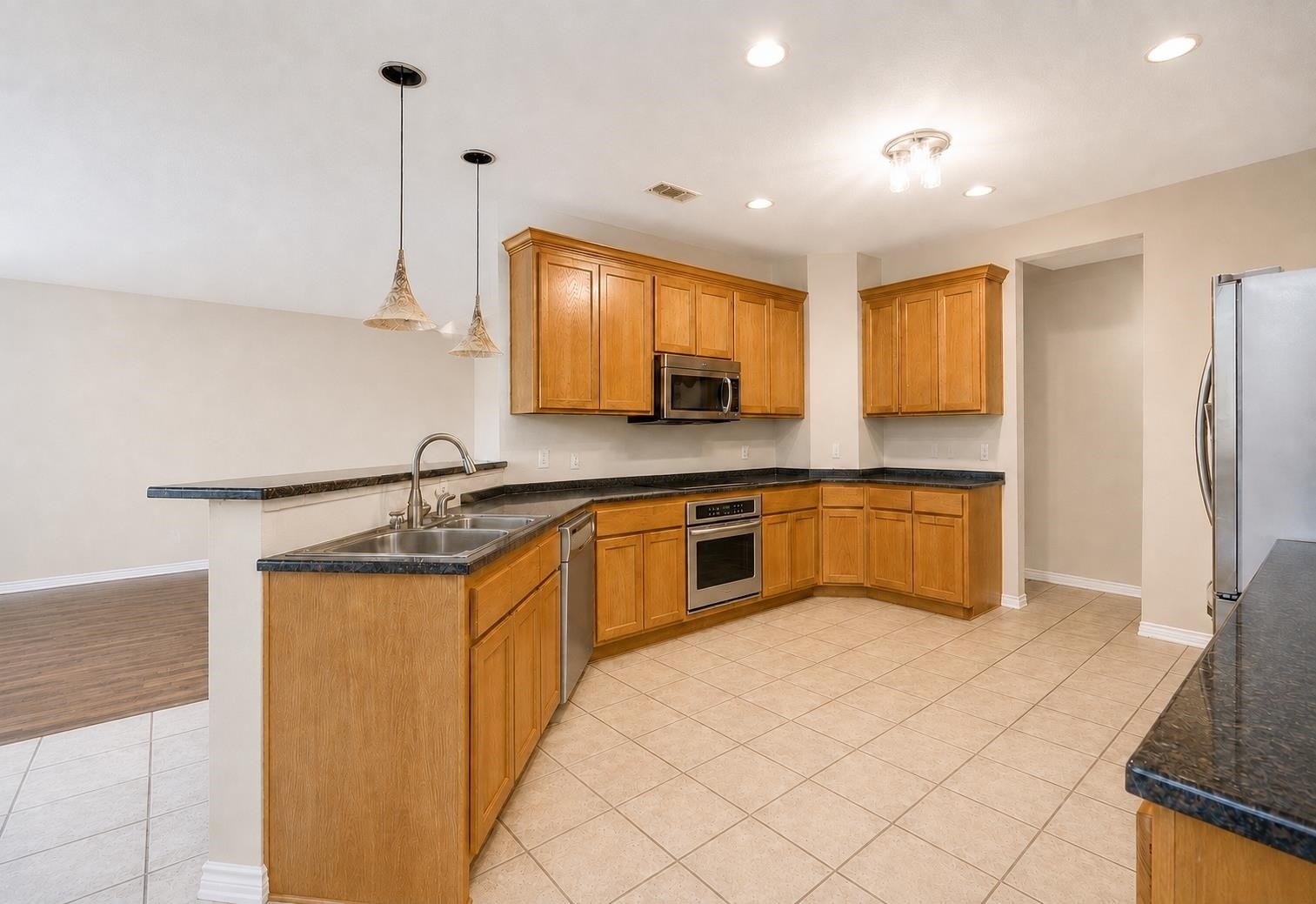 120 Meadowlakes Dr – photo 3