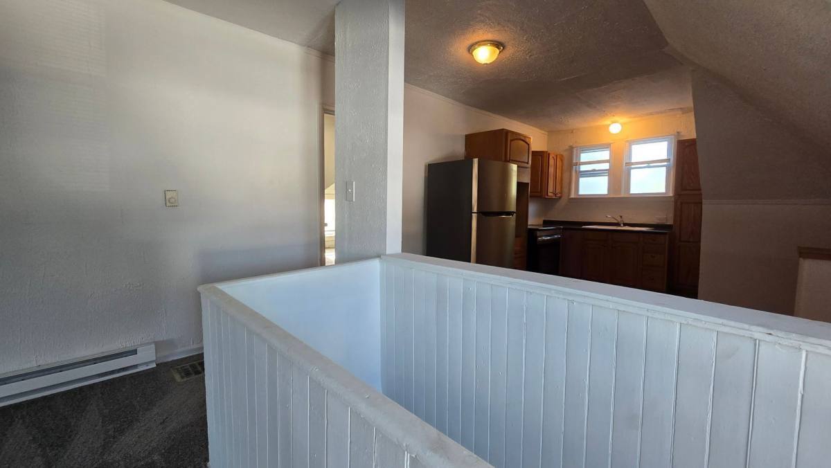 2047 Lawrence Ave unit 3 – photo 5