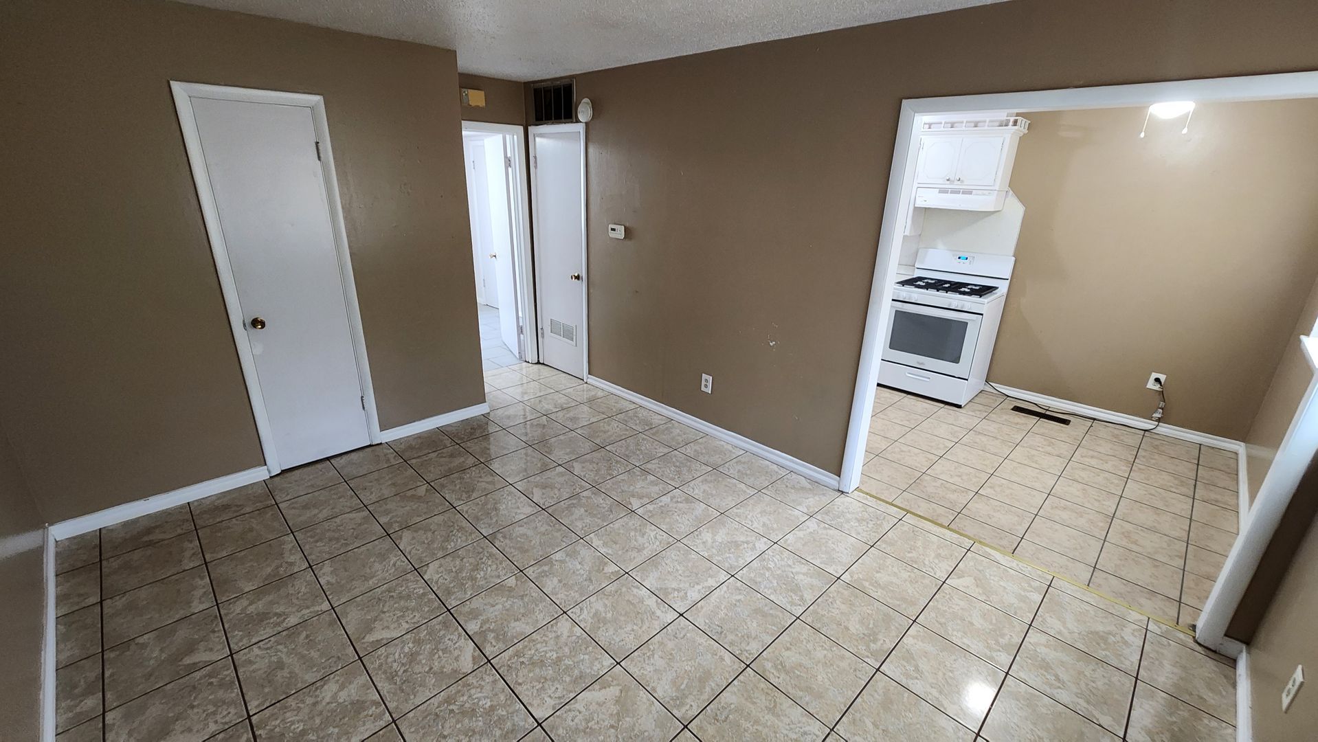 301 N University Dr unit 7 – photo 1