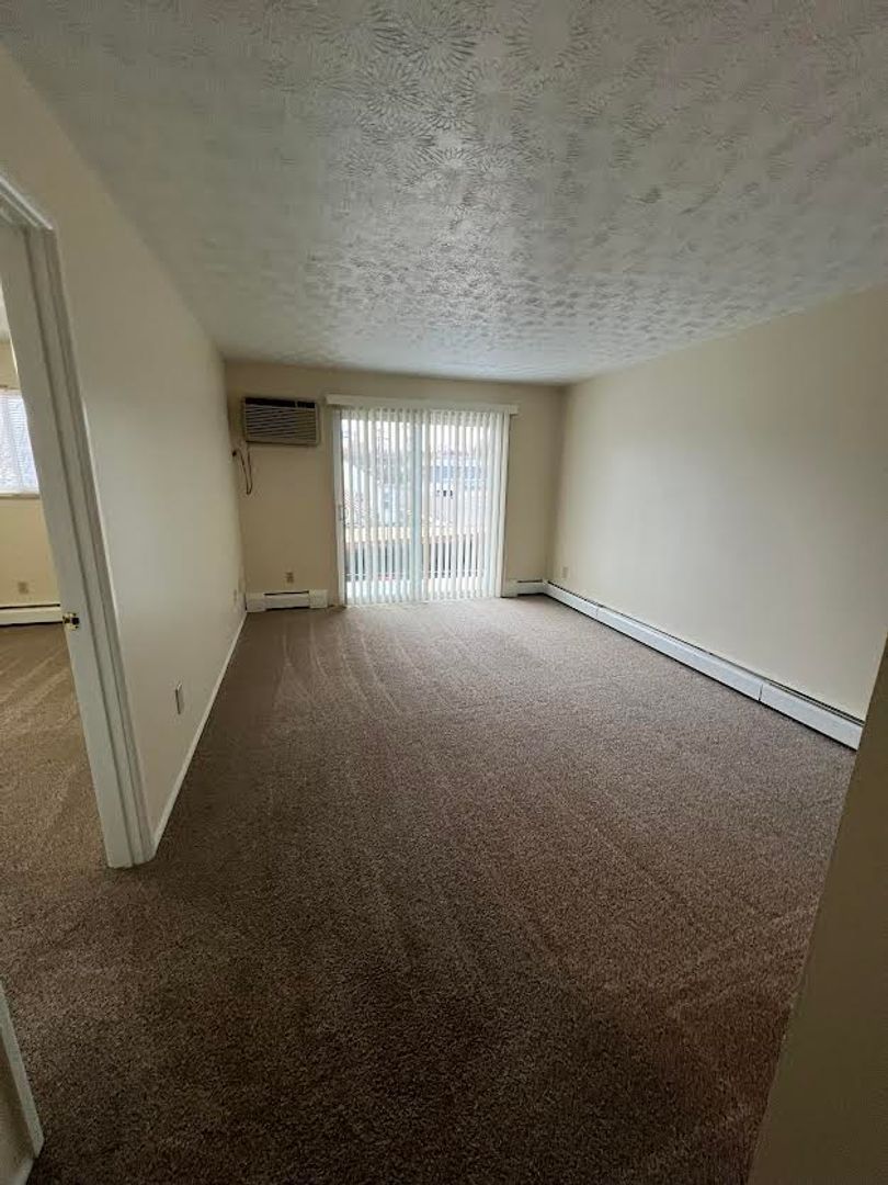 7185 Locust Ave unit 7185 Locust Ave. Apt. 5 – photo 5
