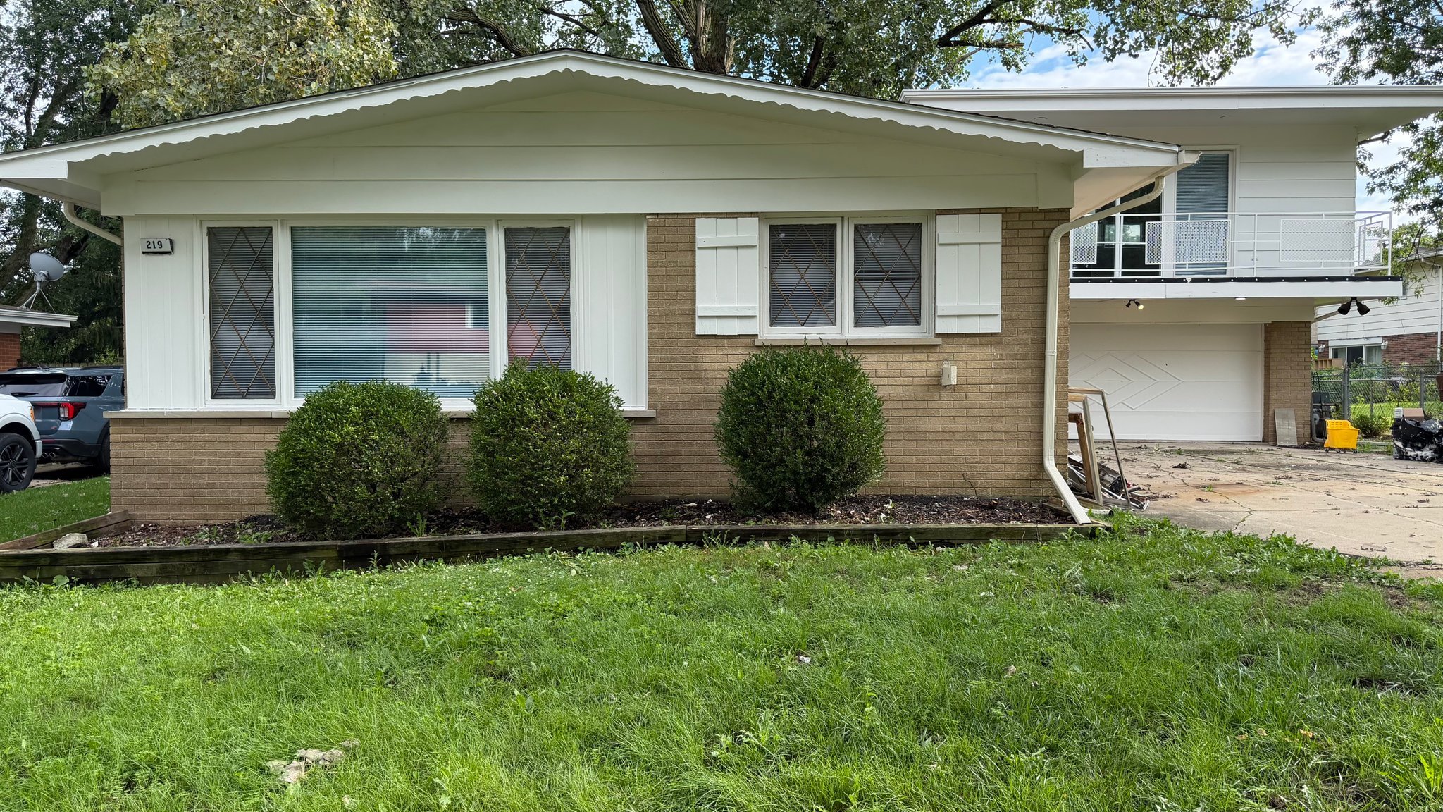 219 N Park Dr – photo 1