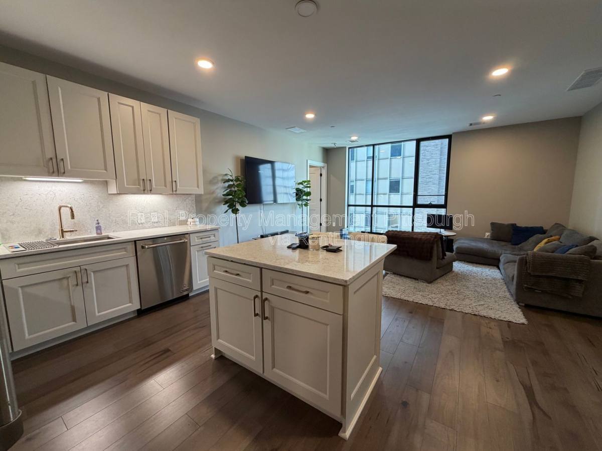 350 Oliver Ave unit 905 – photo 3