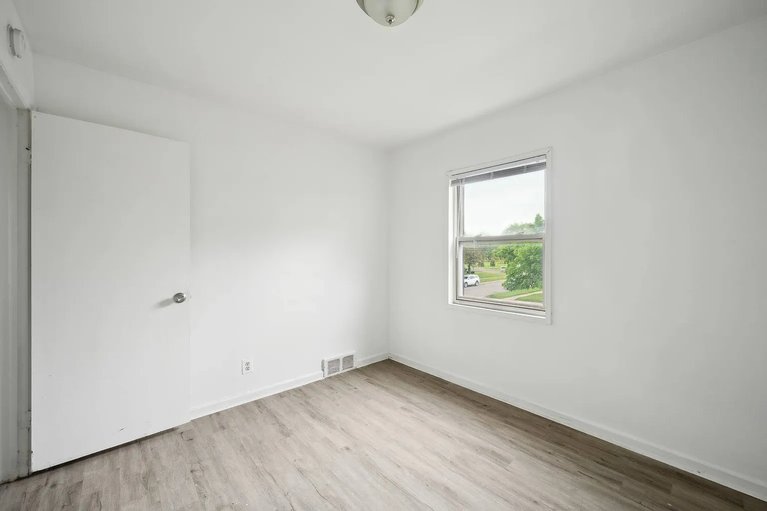 Franklin Village Apartments – photo 1