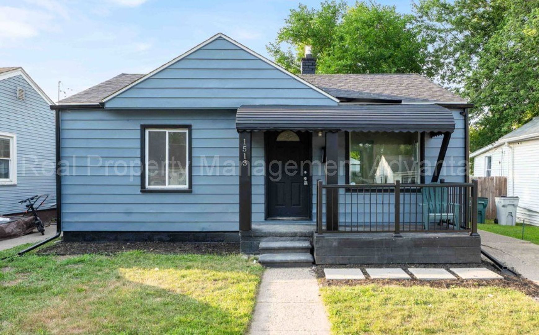 1513 E Meyers Ave – photo 2