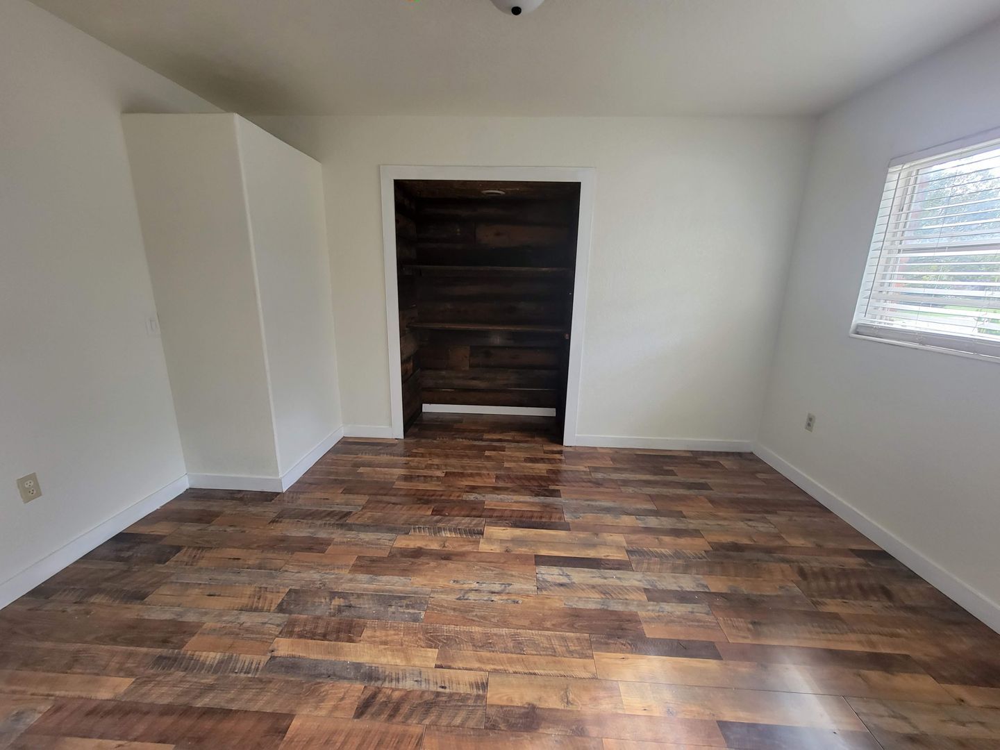 2425 W Central Ave – photo 4