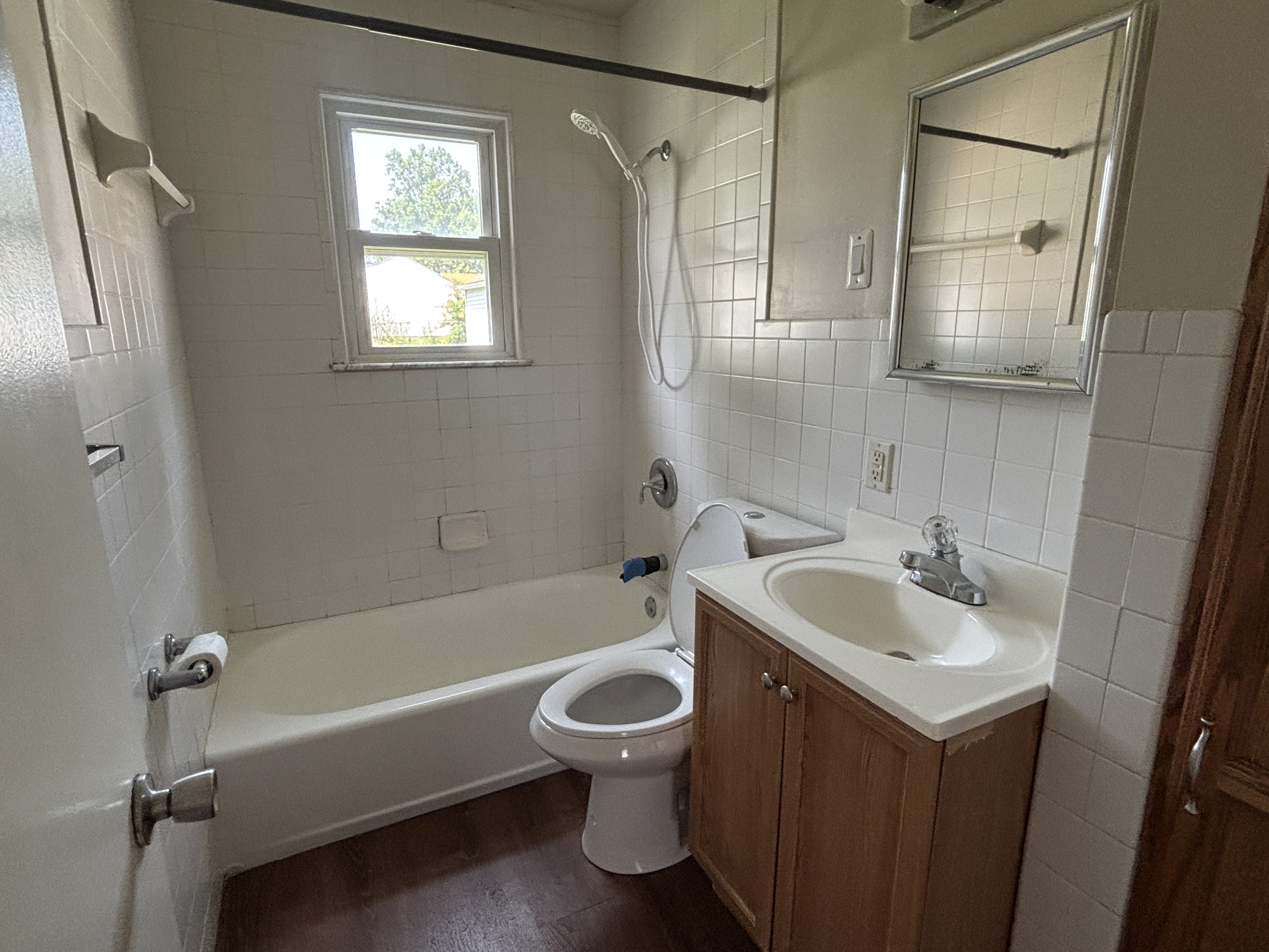 1548 Thalia Ave – photo 5