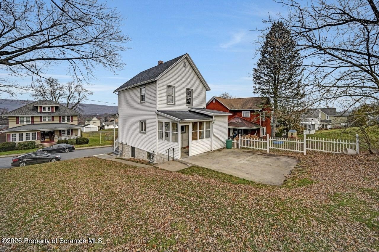 2725 Cedar Ave – photo 5