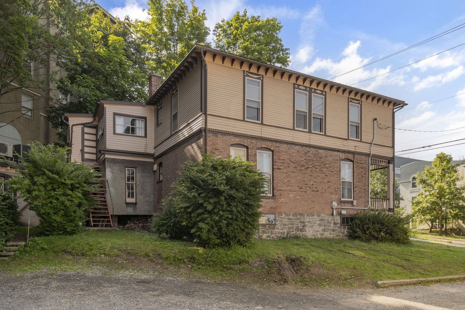 710 E State St unit House – photo 3