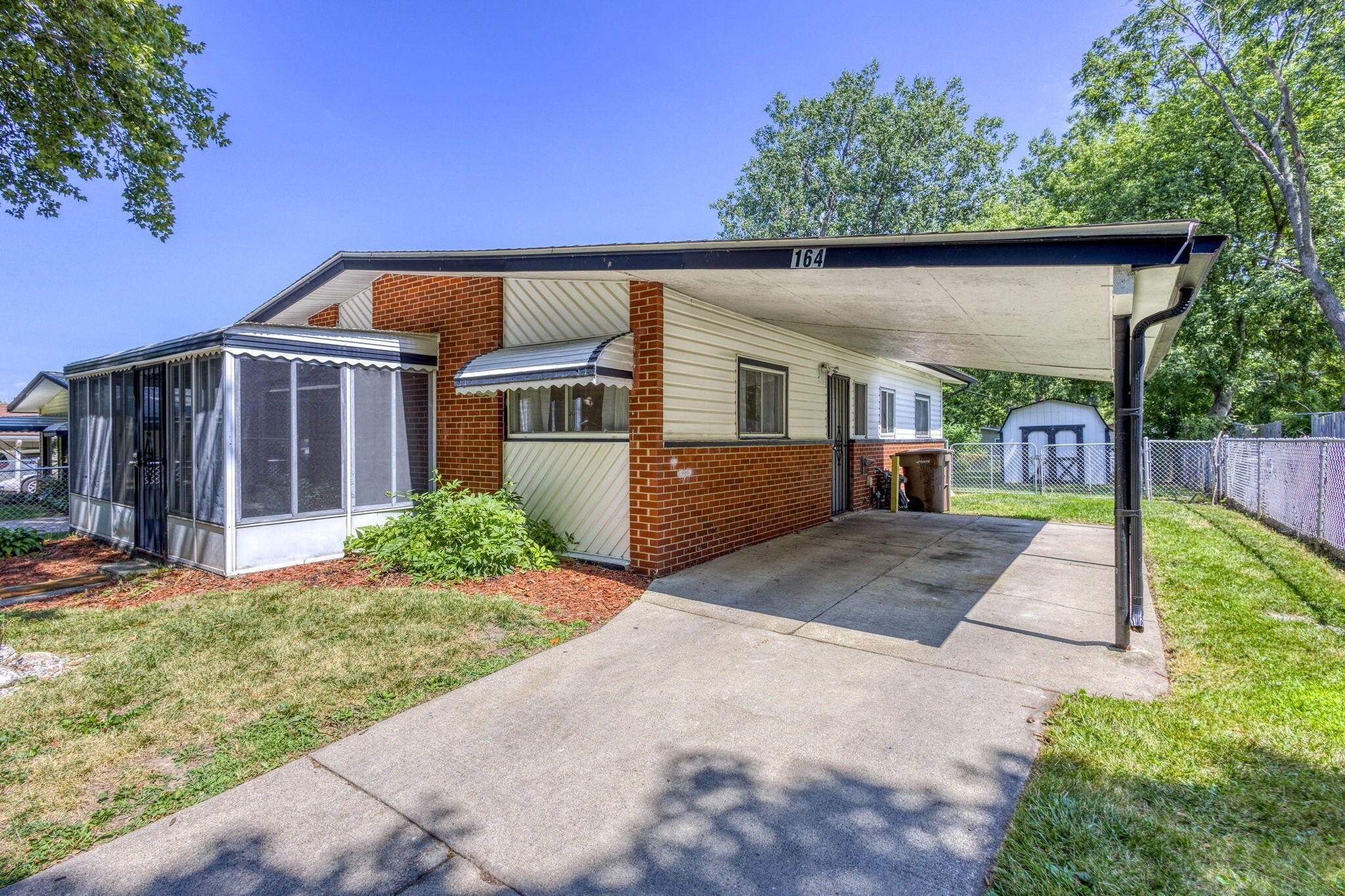 164 Westway St – photo 2
