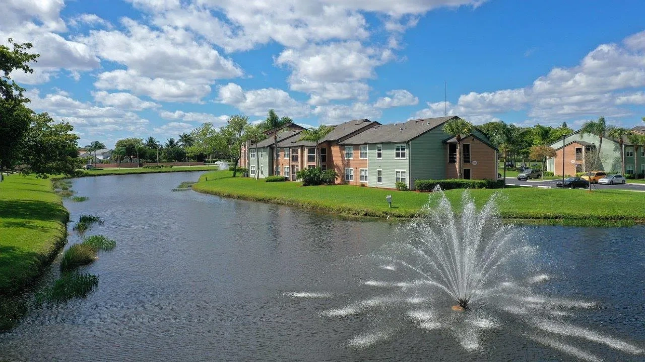 Visions at Willow Pond – photo 3