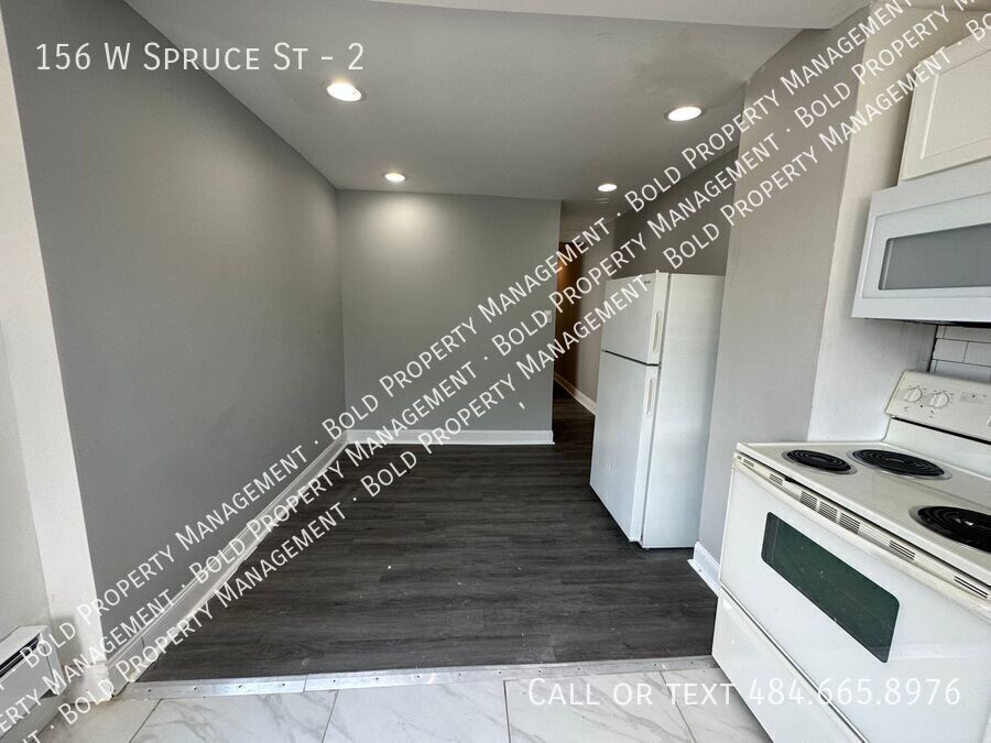 156 W Spruce St – photo 5