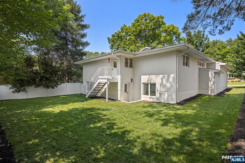 14 Chestnut Ave – photo 4