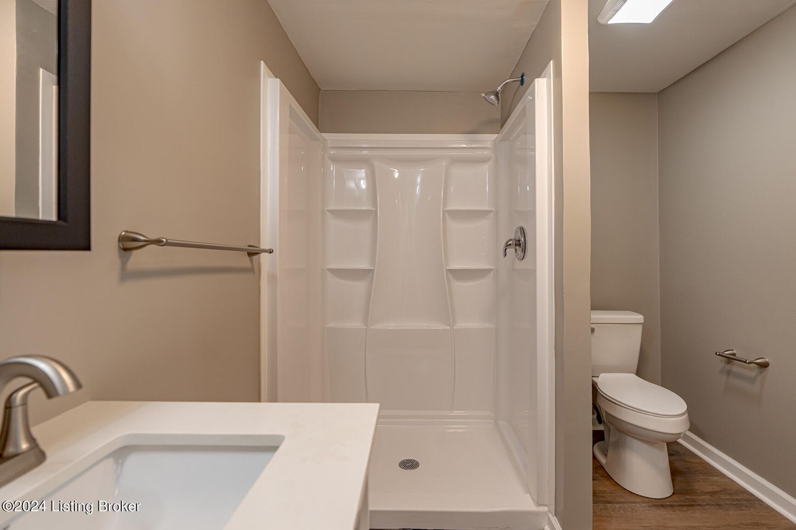 1246 Schiller Ave – photo 3