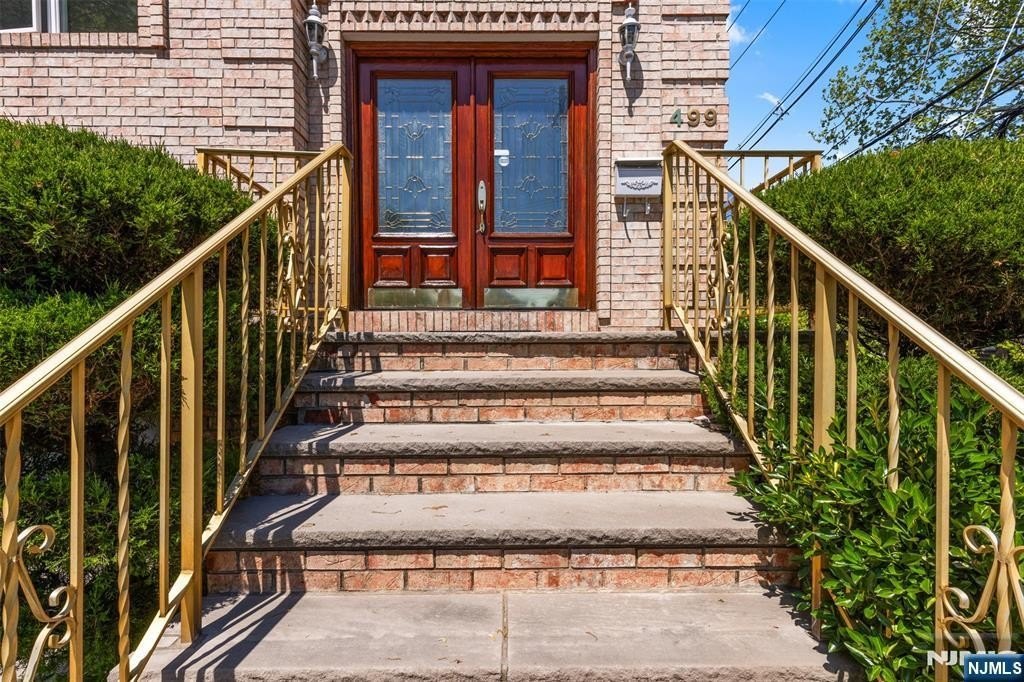 499 Morse Ave – photo 3