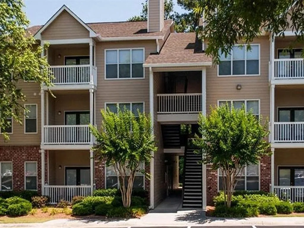Manchester Place Apartments – photo 1