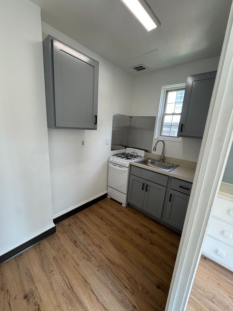 572 Chestnut St unit 572 Chestnut Apt 8 – photo 4