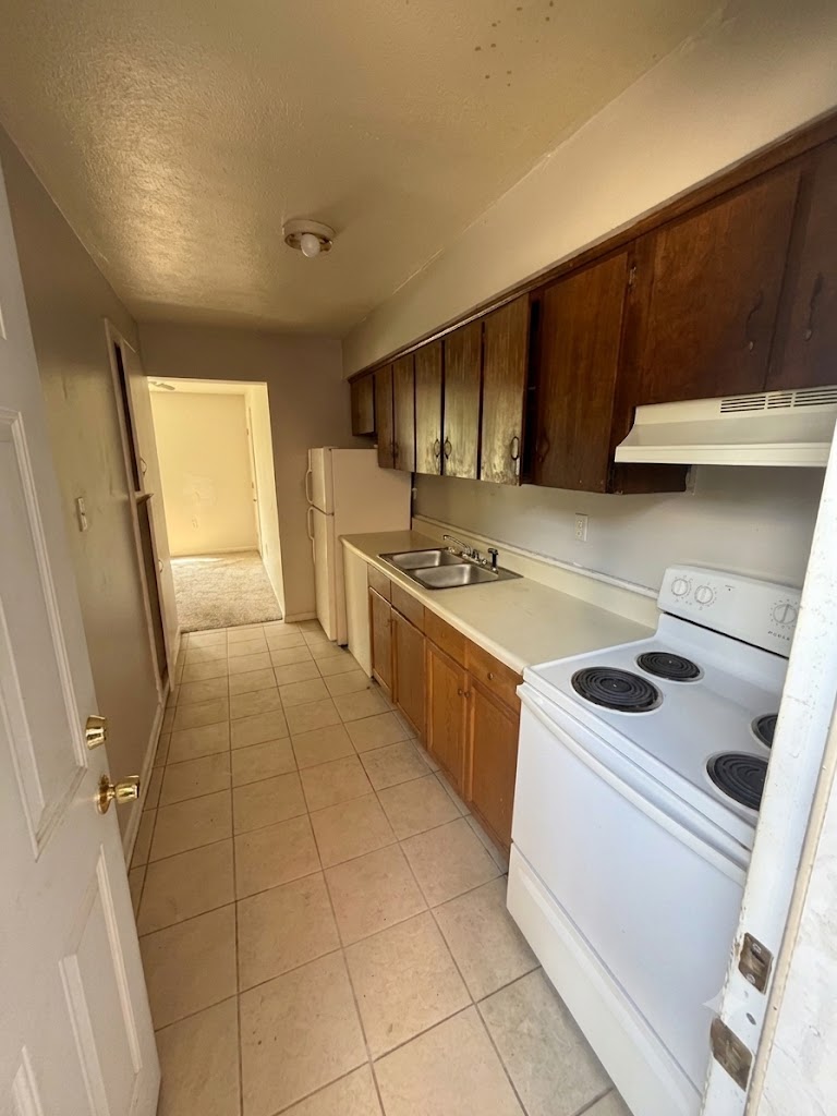 2220 Ticknor Dr unit 9 – photo 4