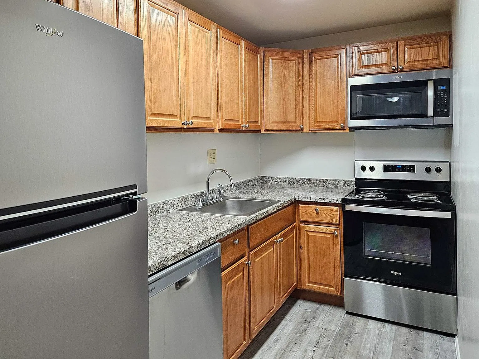 South View Apartments and Townhomes – photo 3