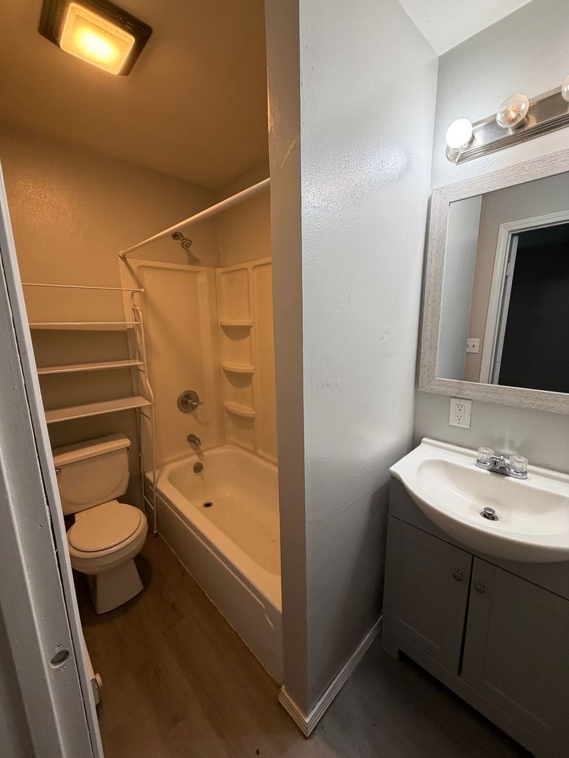 152 E Vienna St unit Apt. 9 – photo 5