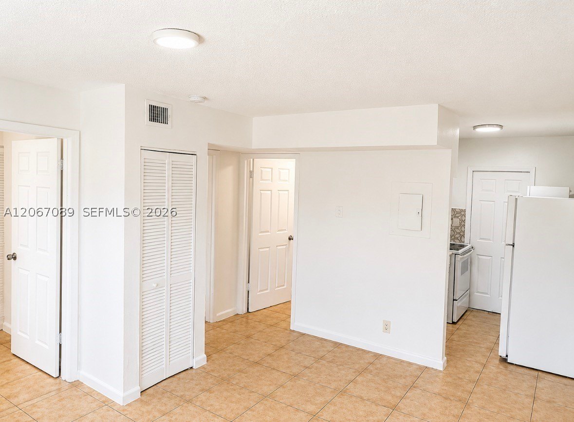 272 SW 3rd St #A-D – photo 3