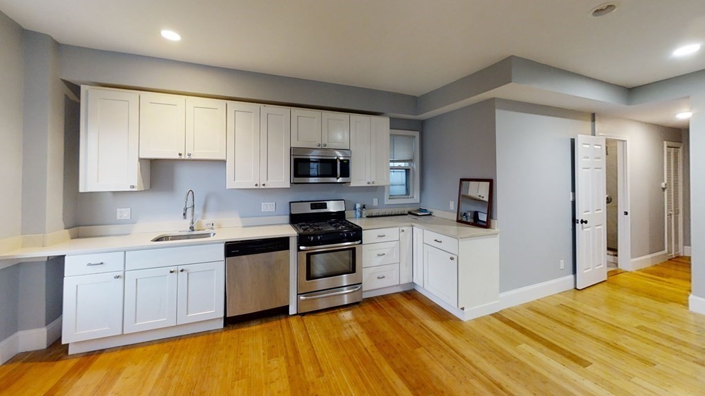 722 Saratoga St unit 3 – photo 3