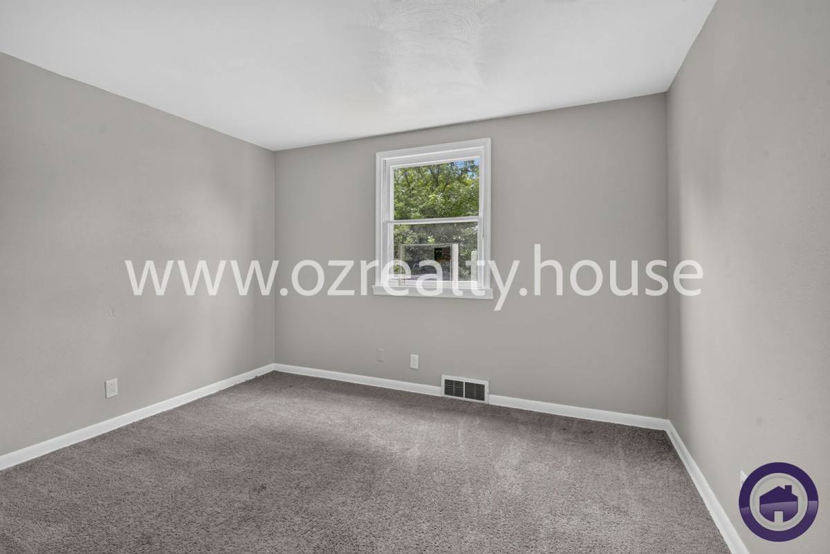 1703 Heatherdowns Blvd – photo 5