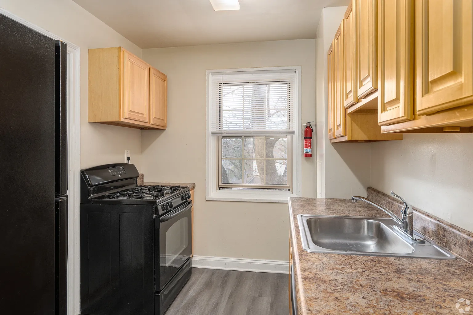 Samester Apartments – photo 2