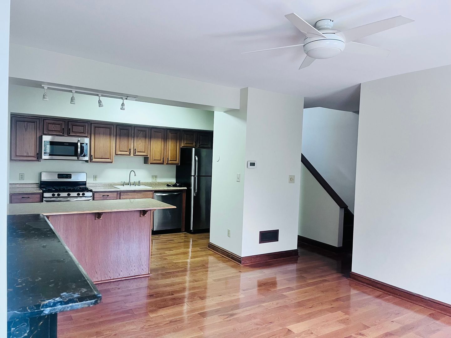 100 E North Ave unit EN 100 - 1 – photo 1