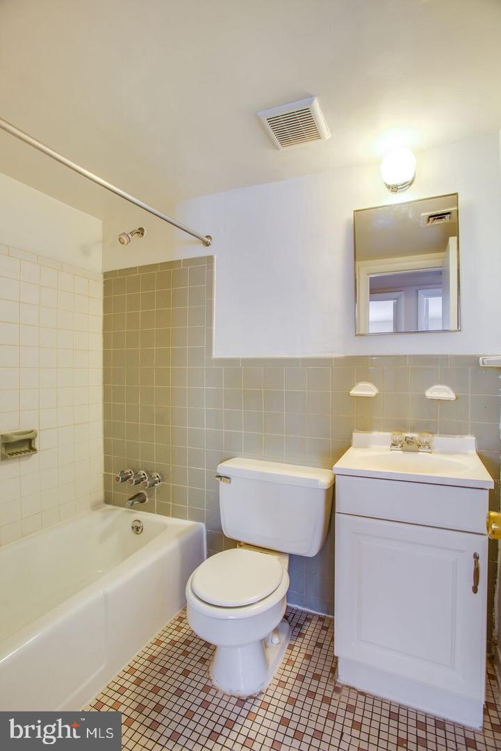 5124 Astor Pl SE unit 301 – photo 1