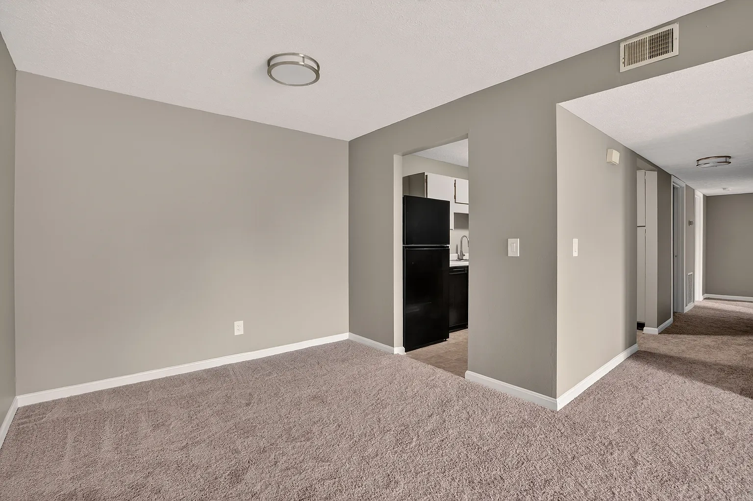 Ashby Apartments – photo 2