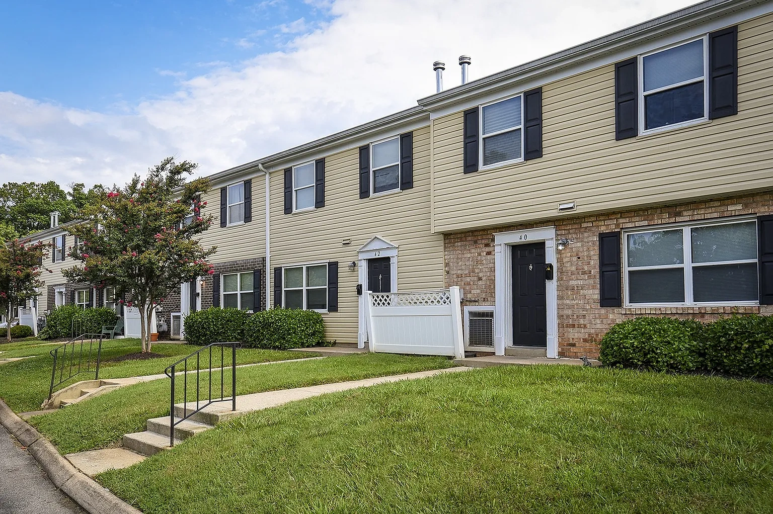 Middle River Townhomes – photo 4