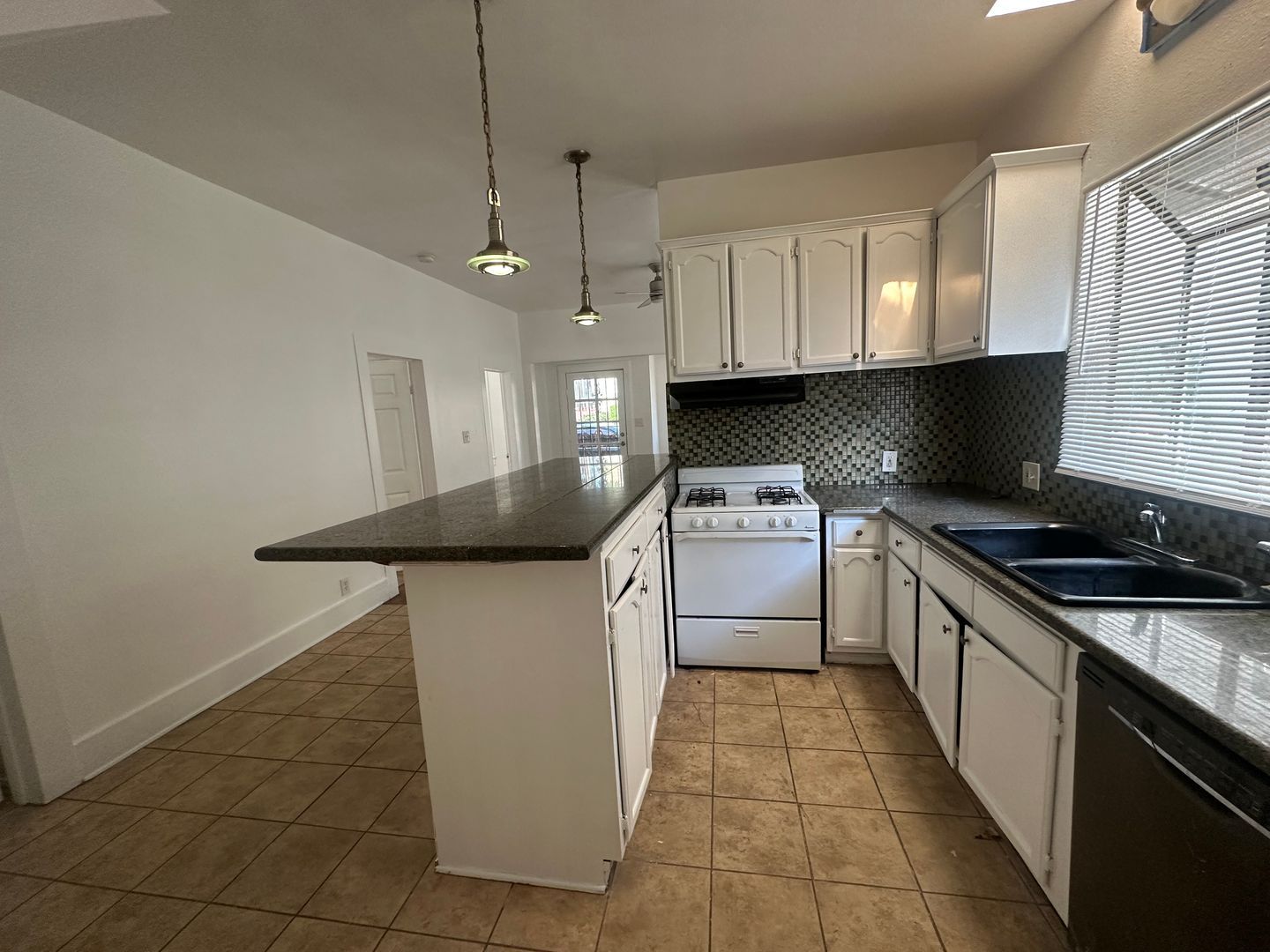 335 Orange Ave unit 335 – photo 1