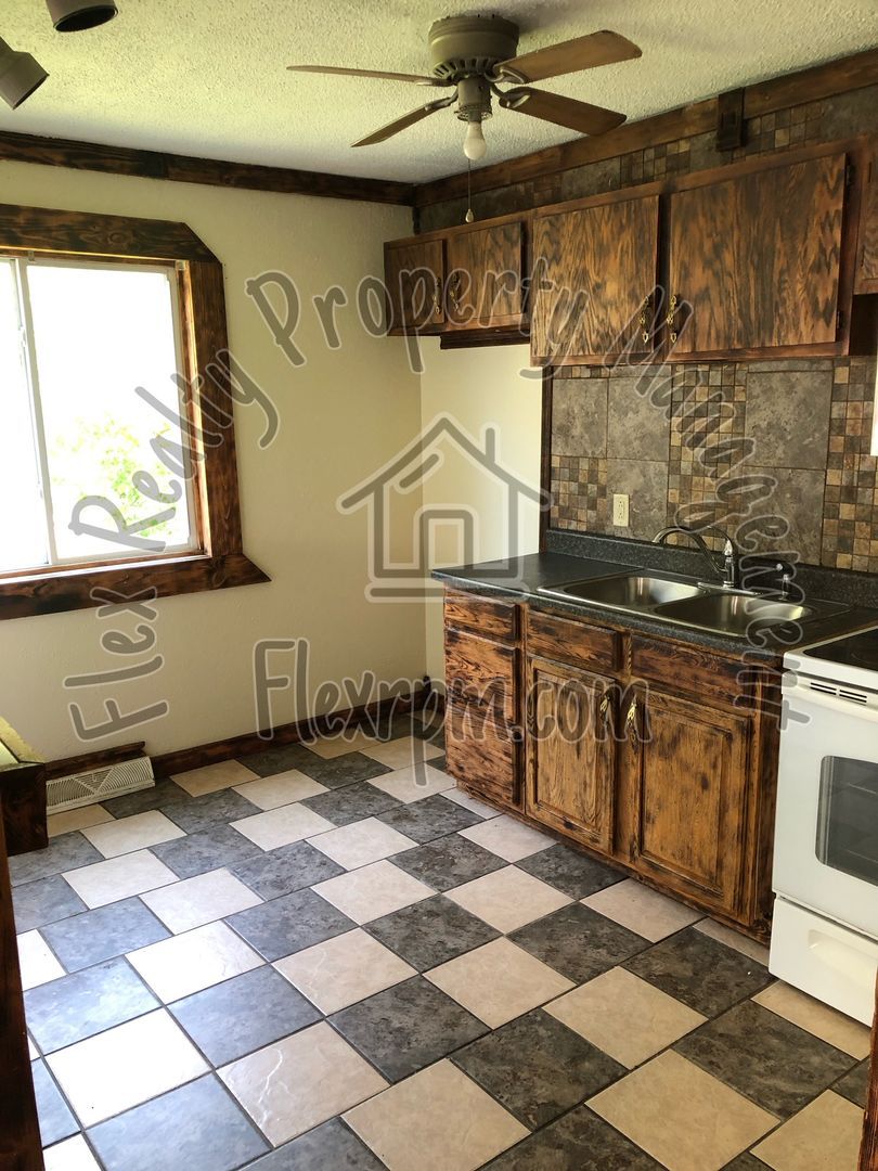 1112 Bronson Ave unit FRONT – photo 2