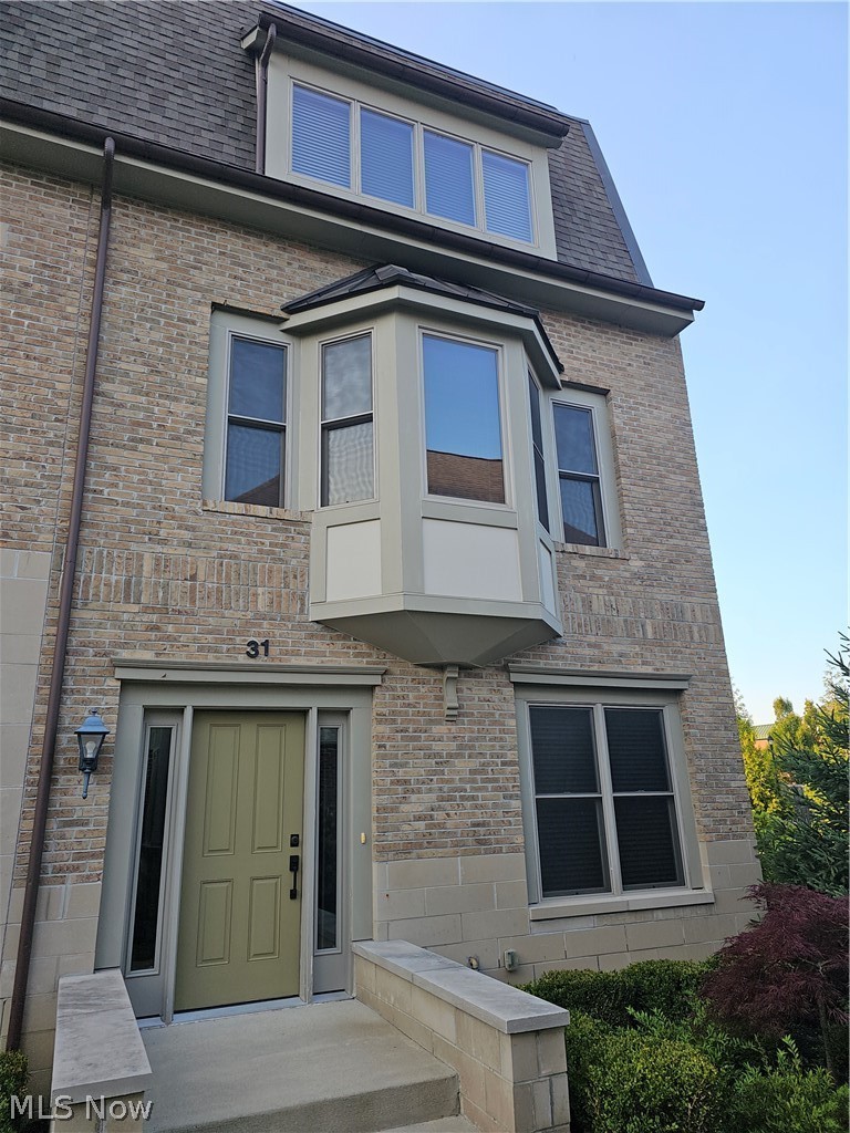 31 Ashbourne Dr – photo 1