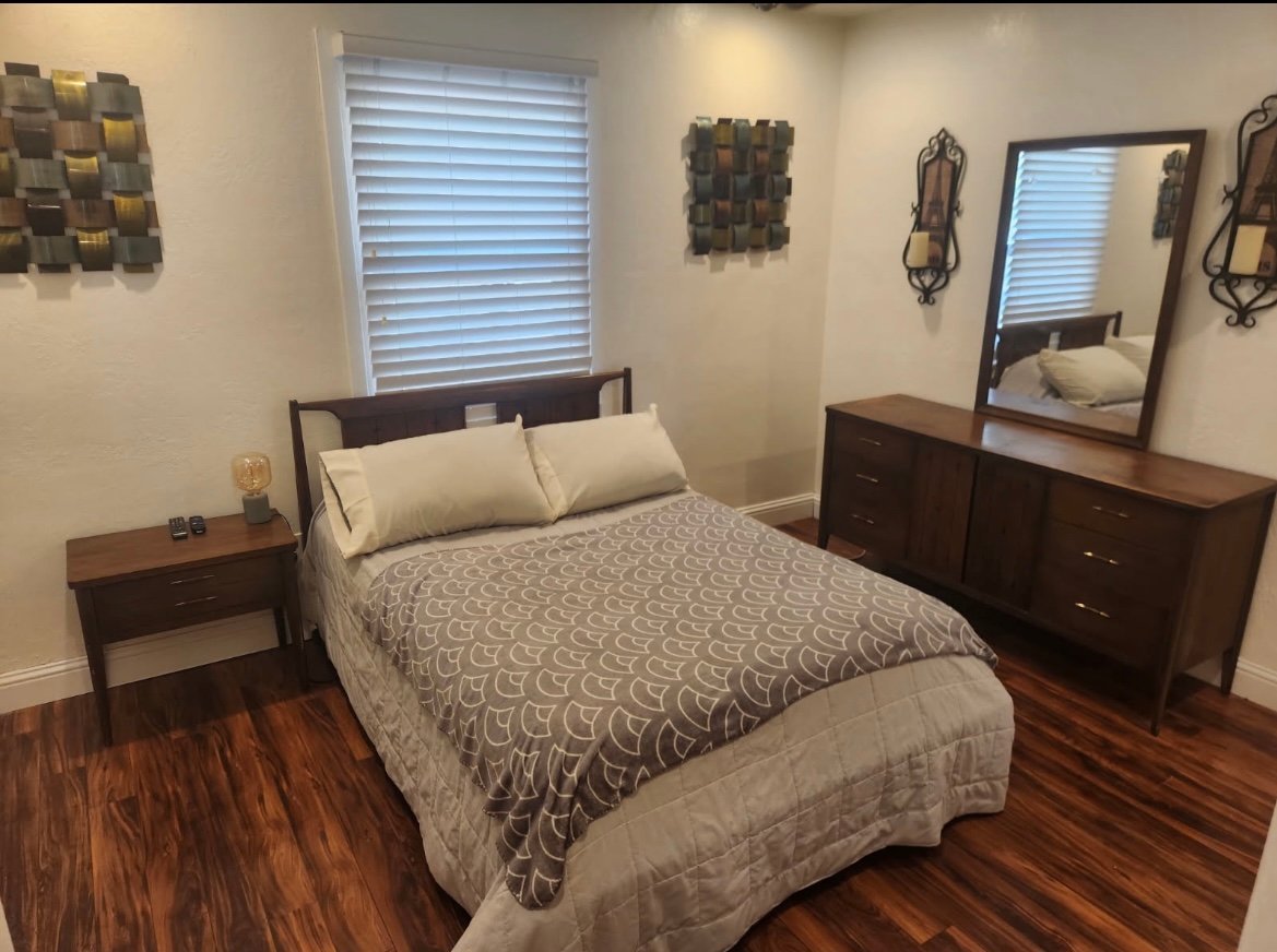 2750 S Imperial St – photo 1