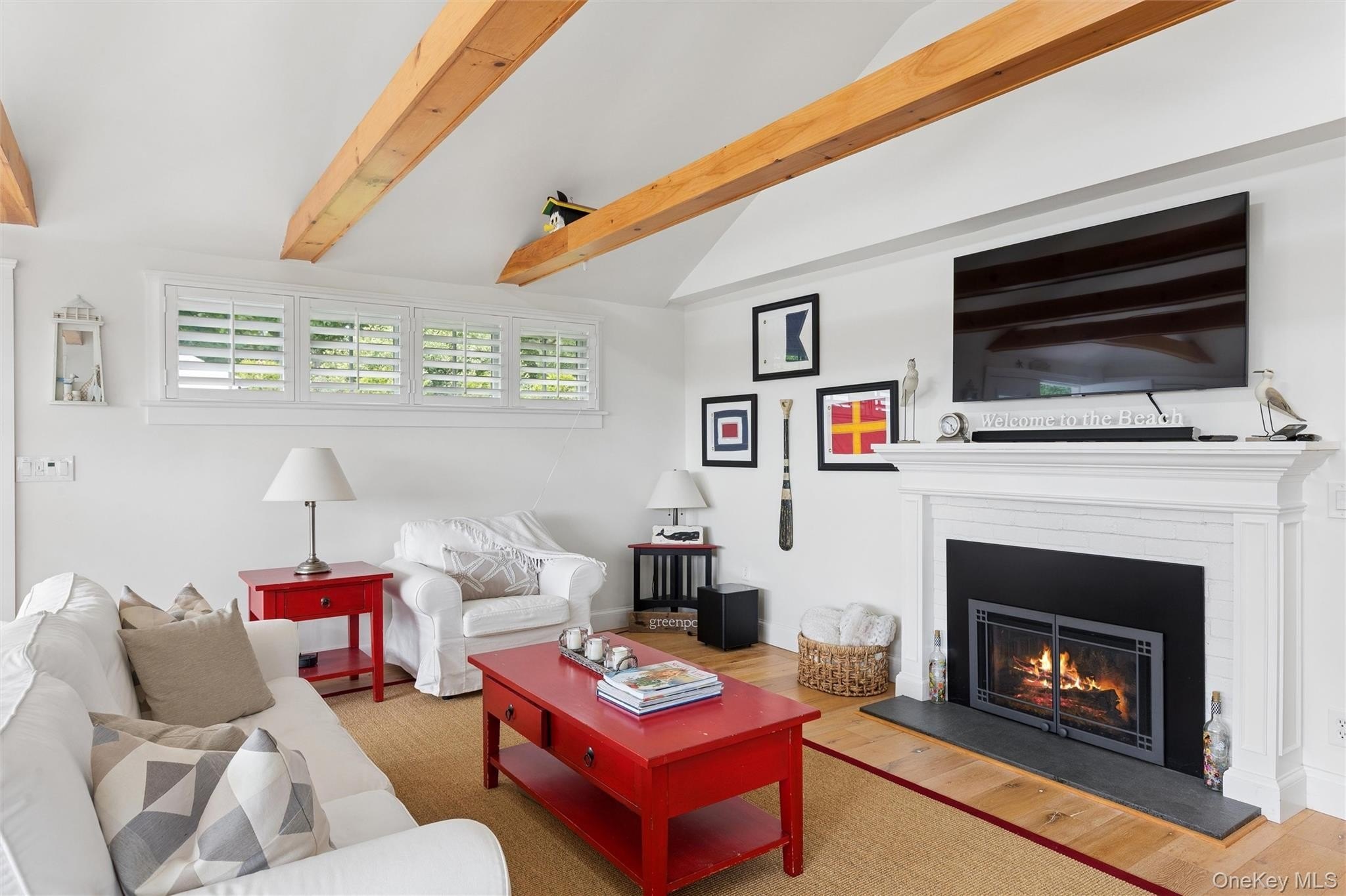 33 Bay Ave – photo 2