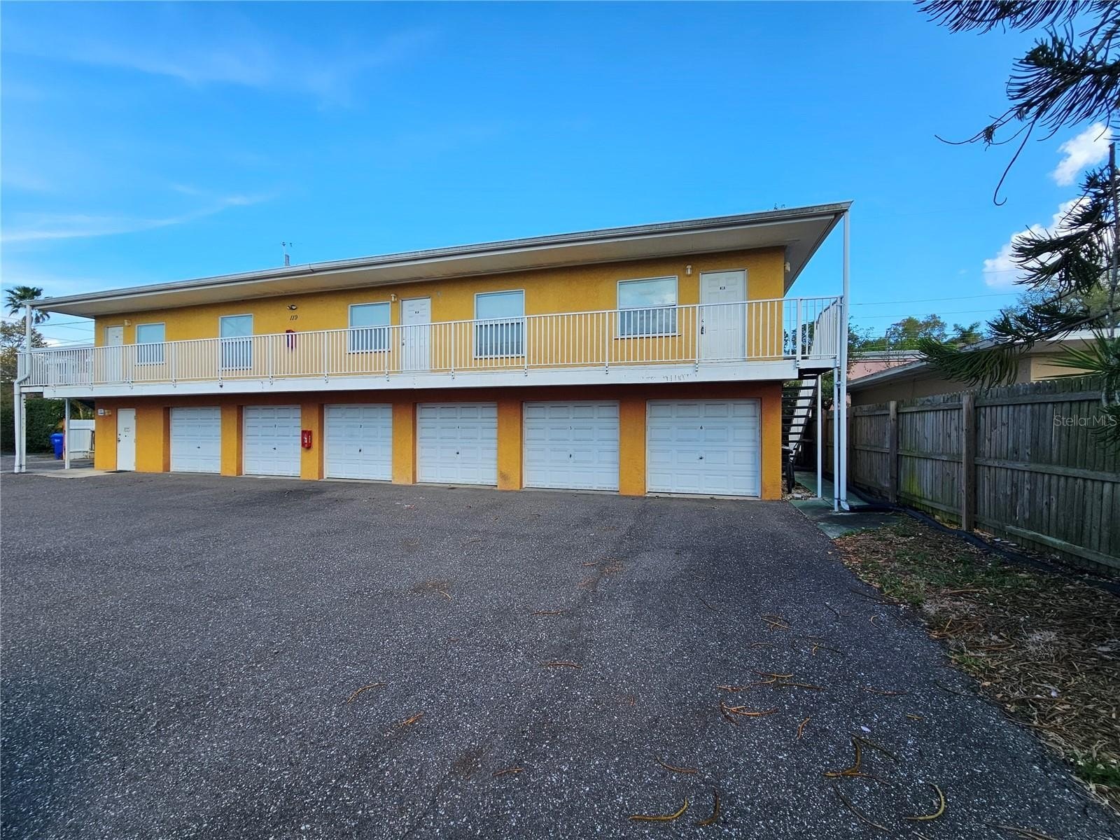 119 N Evergreen Ave #203 – photo 3
