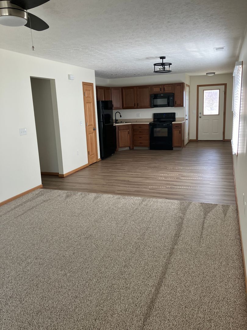 1046 Laurel Tree Ct unit 1046-D Laurel Tree Ct – photo 3