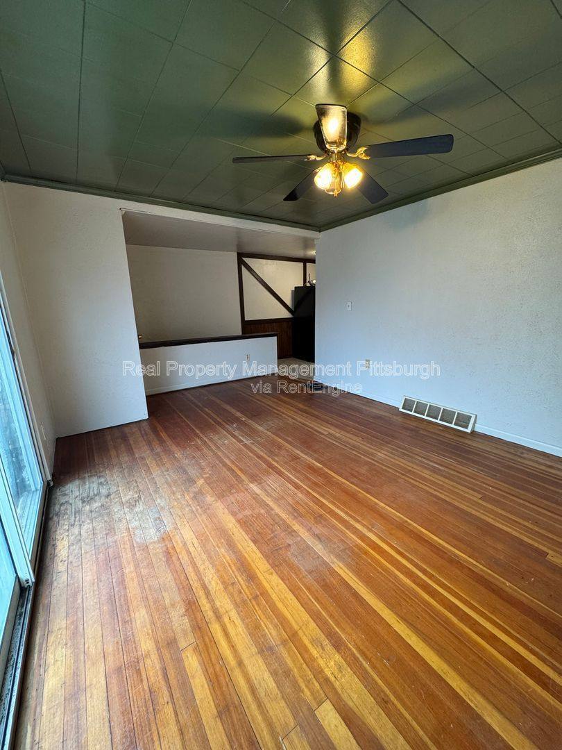 2837 Capitol St – photo 2
