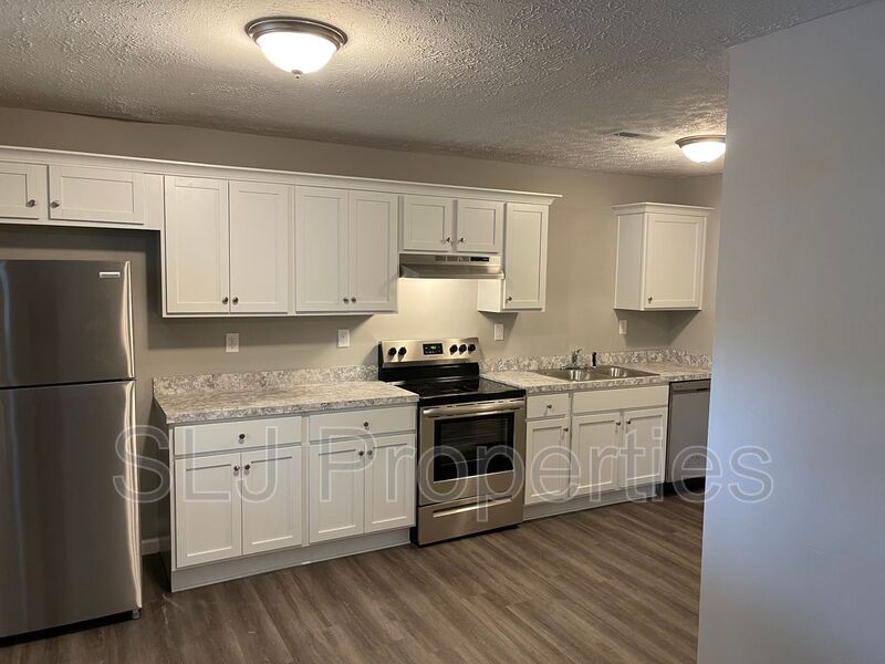 501 E 8th St unit C C – photo 2