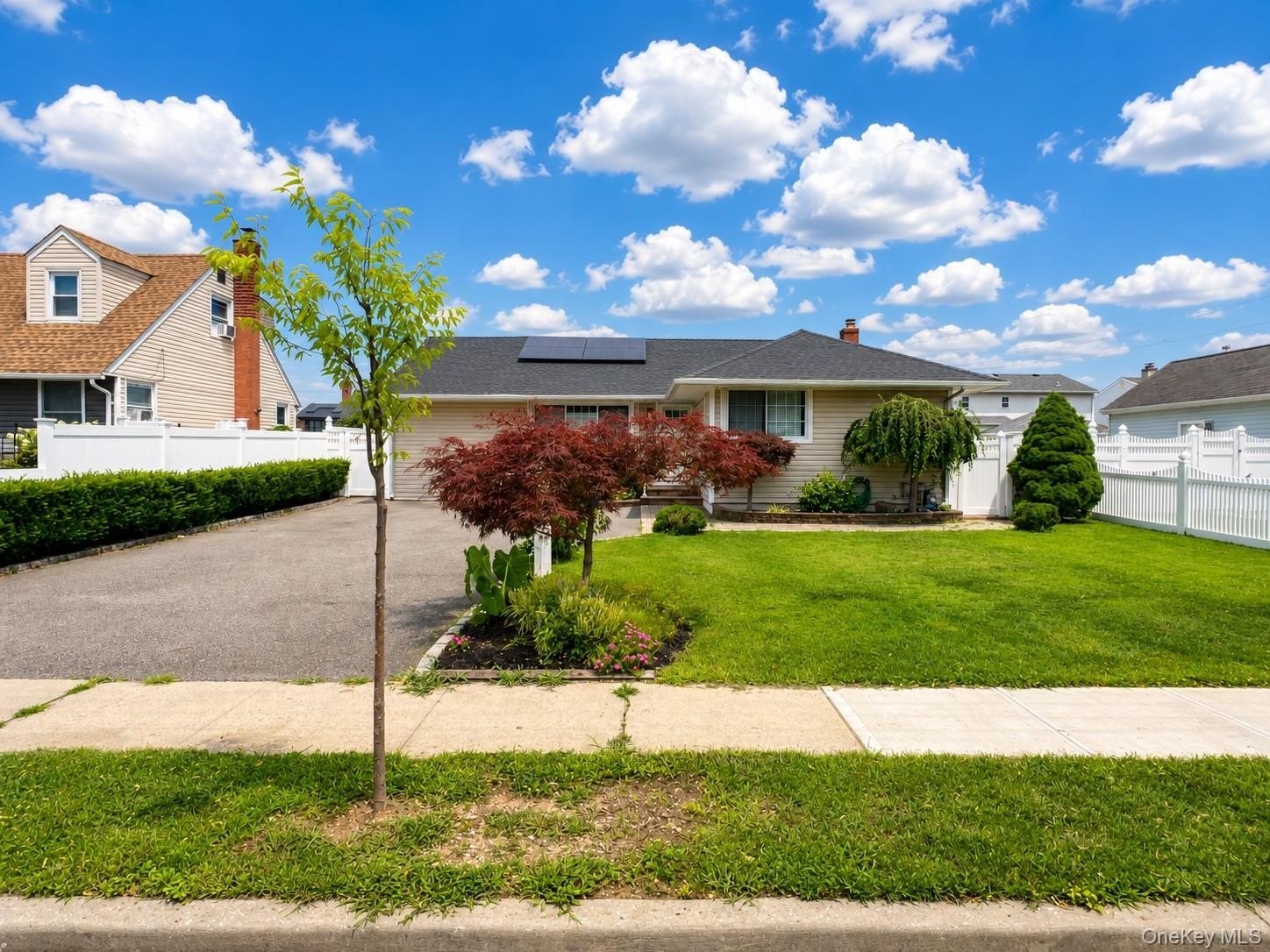 35 Taylor Ave – photo 1