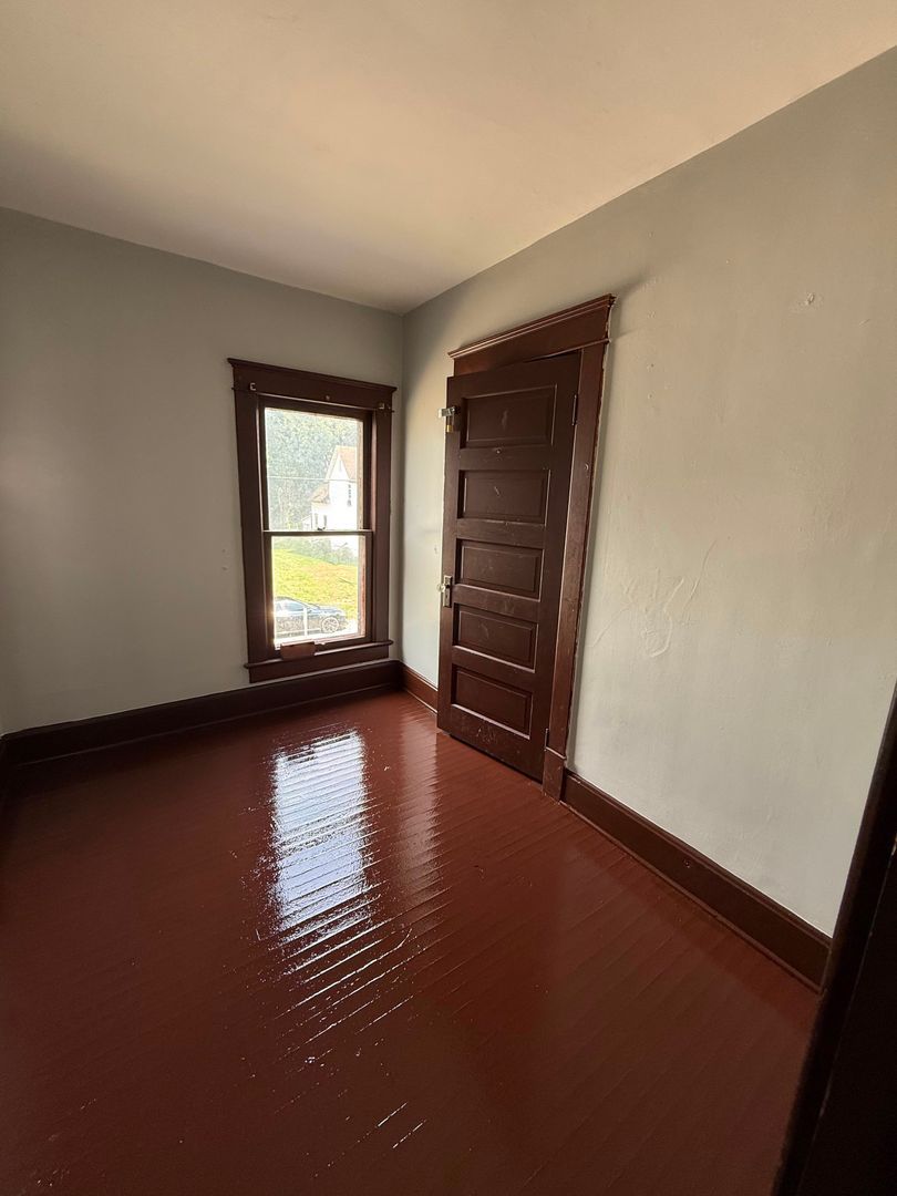 83 N 10th St – photo 2