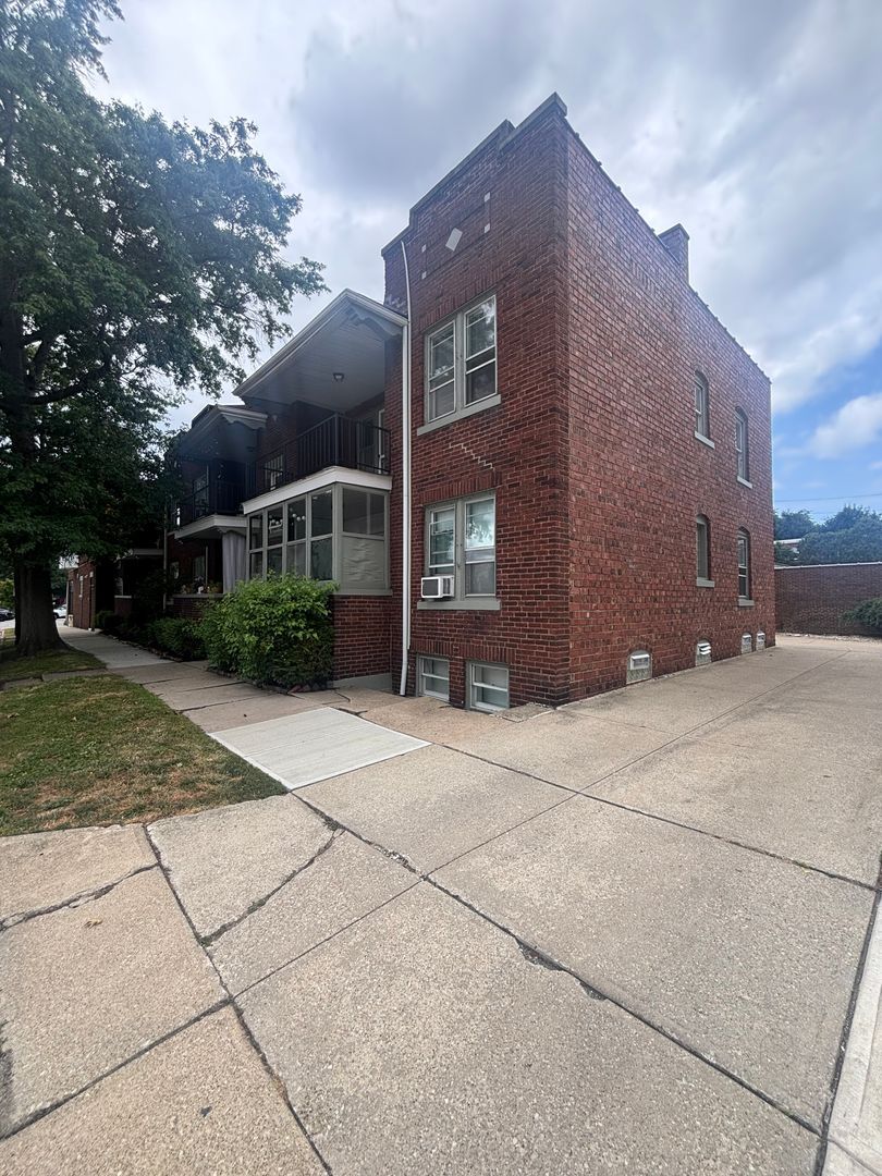 18251 Detroit Ave unit 8 – photo 1