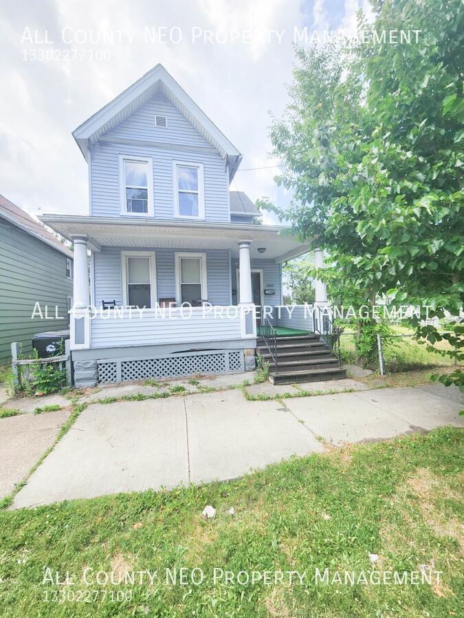 2044 W 44th St – photo 1