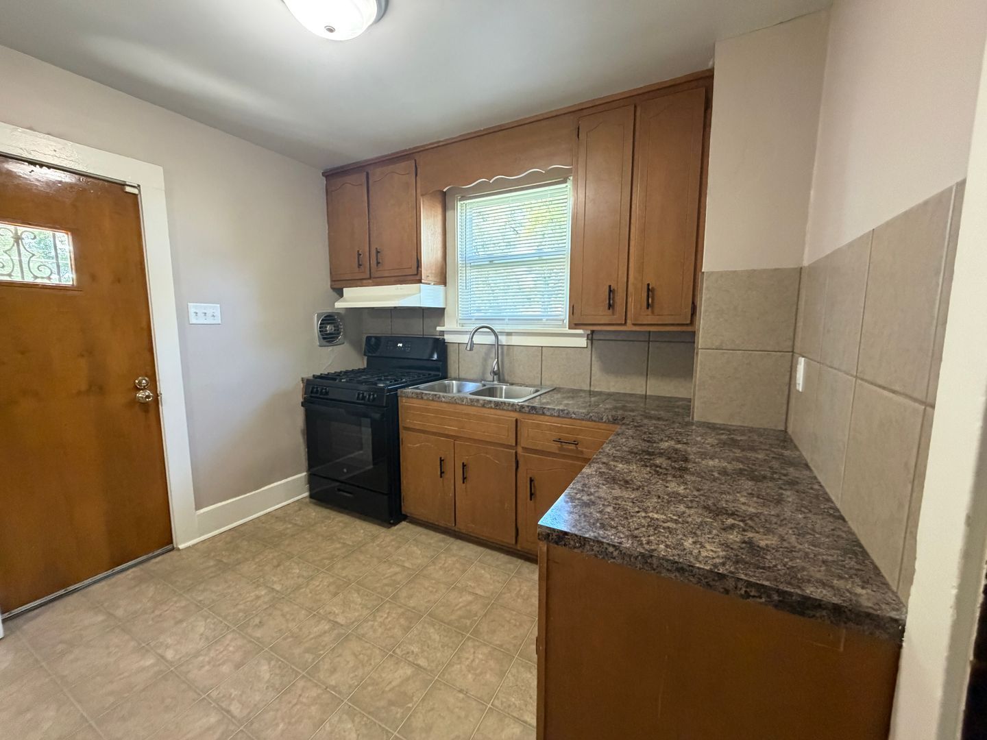3406 Robinwood Dr – photo 4