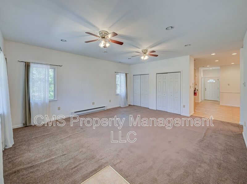 756 Lakehurst Rd unit B – photo 5