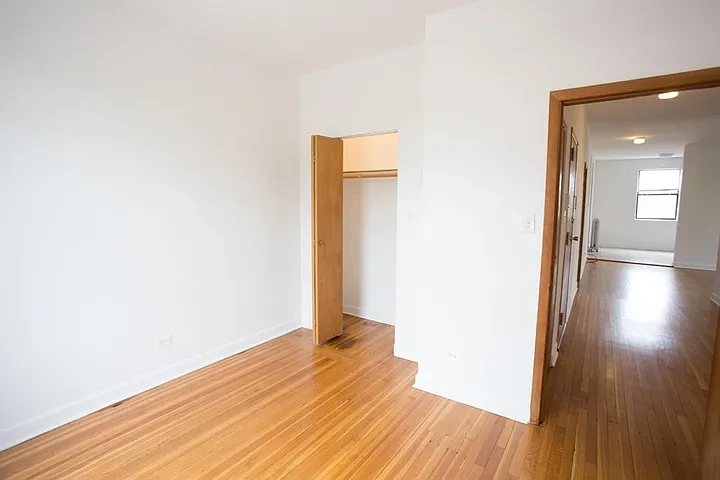 5500 S. Cornell Avenue – photo 3