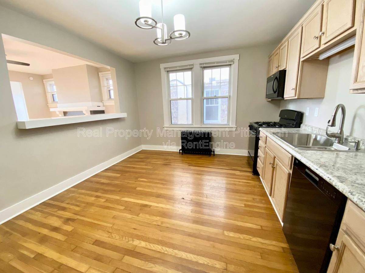 5735 Phillips Ave unit 2 – photo 4