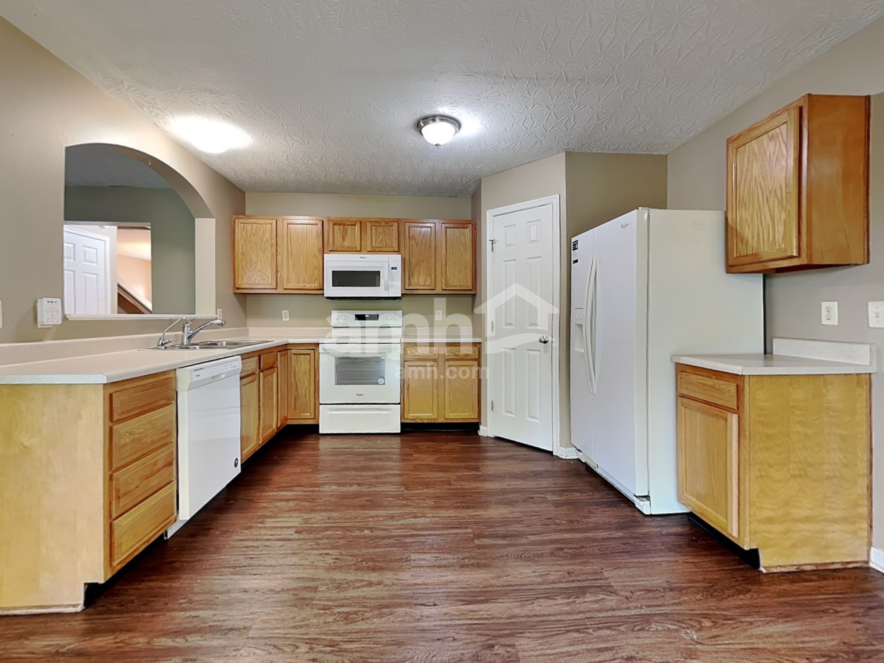 5557 Windsor Ct – photo 3