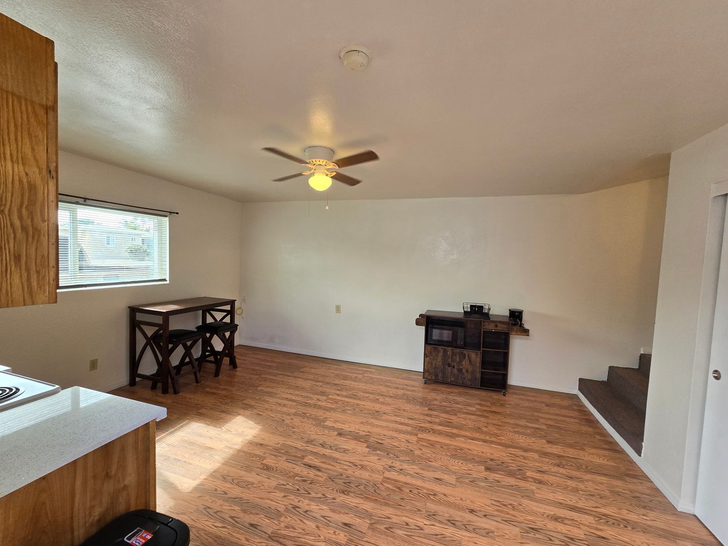 562 Jefferson Ave – photo 5